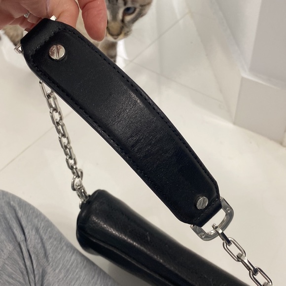 GOOD CONDITION TORY BURCH BLACK LEATHER BAG - Picture 6 of 8